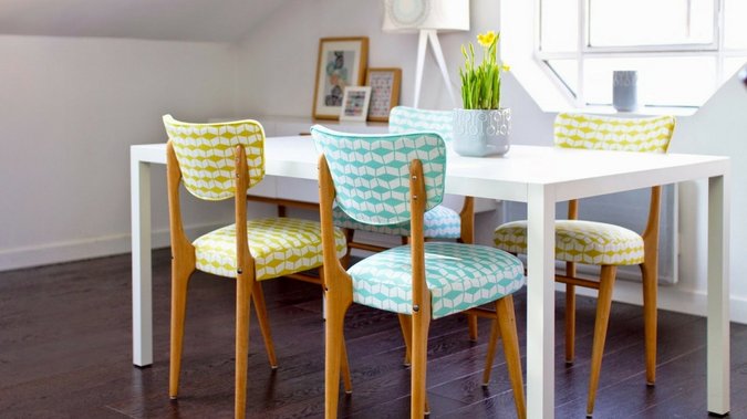 Relooking meuble : comment relooker ses chaises de salon ?