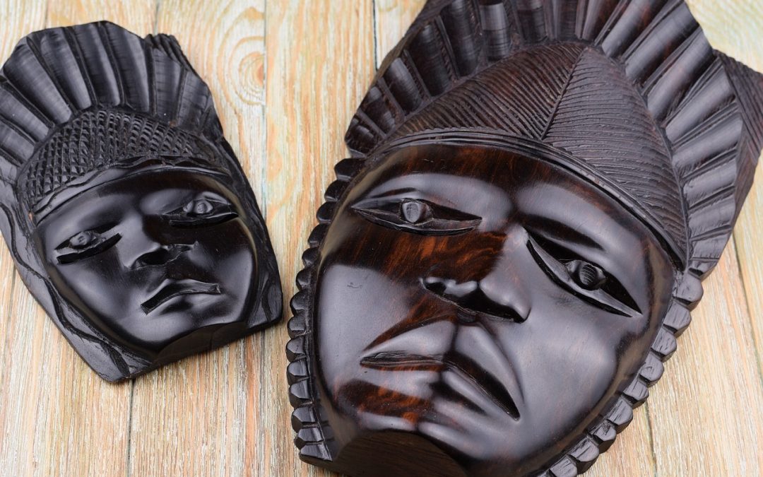 La touche africaine à domicile: le masque africain décoratif