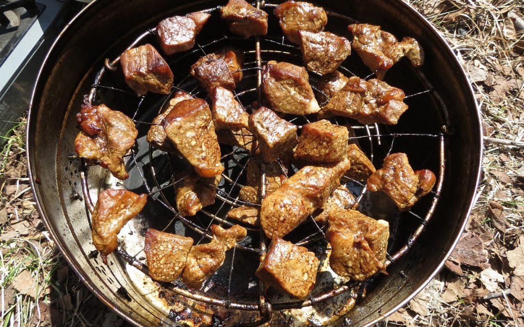 Le barbecue brasero, pour un repas convivial en extérieur !