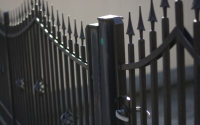 Accès résidentiels sécurisés : pourquoi opter pour les portails coulissants en aluminium ?