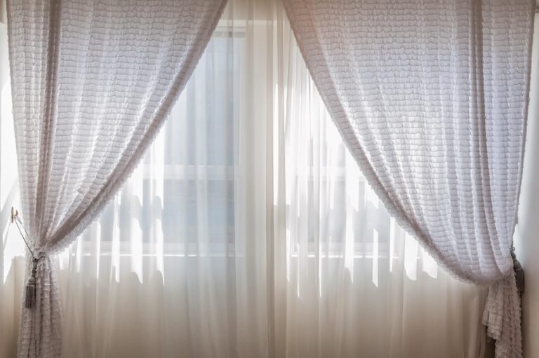 Guide des rideaux : choisissez le tissu idéal pour chaque pièce !