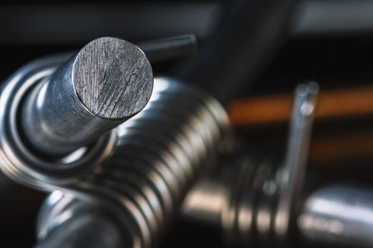 Axes métalliques sur mesure : sélection et spécifications industrielles